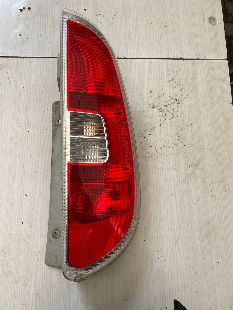 фото №1, Лампа правый задняя skoda roomster 5j7945096