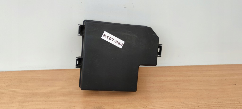 фото №1, Kia sorento защита коробка предохранителей крышка