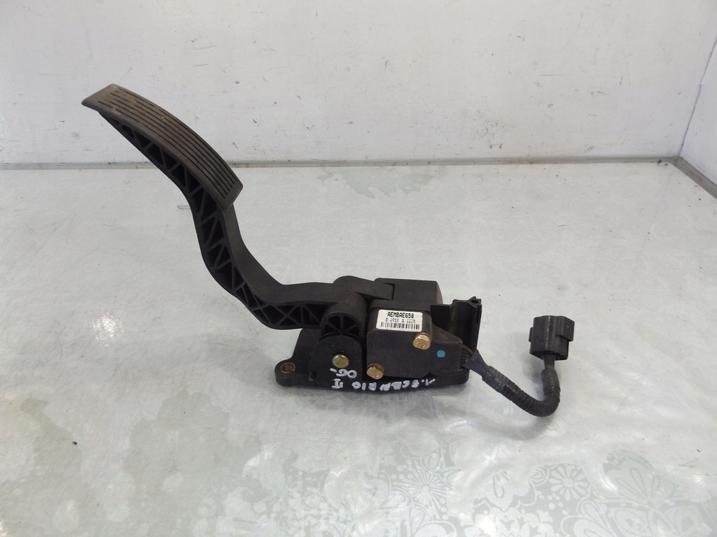 фото №1, Rio ii 1,5crdi педаль газа aembae 658