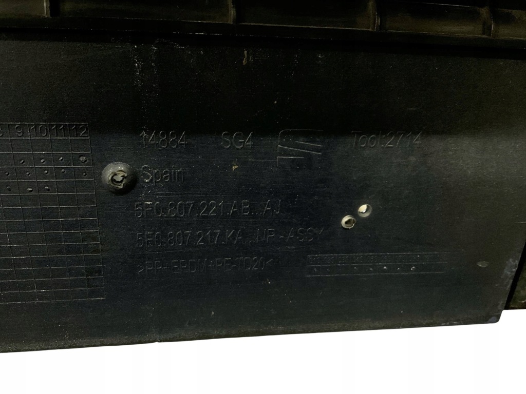 Бампер, решітка , решітка радіатора, ґрати seat leon 3 рестайлінг  cupra 331. Київ