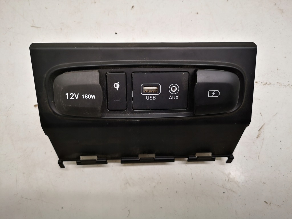 фото №1, Hyundai santa fe iv панель з'єднувач usb 84631-s1010