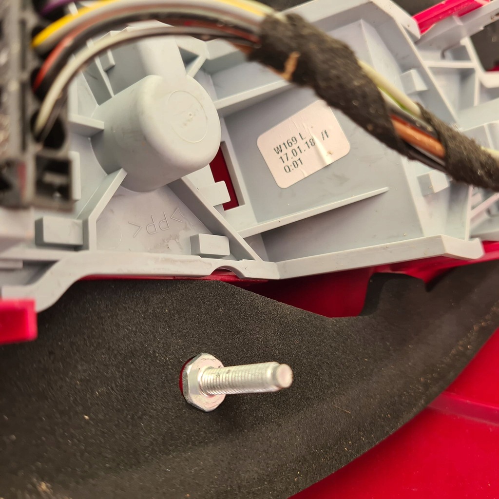 фото №6, Mercedes a w169 задняя лампа левая+ правая