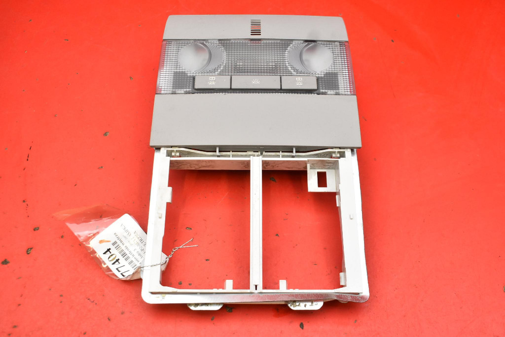 фото №1, Лампа освещение салона перед 13111872 opel astra 3 iii h 04-07