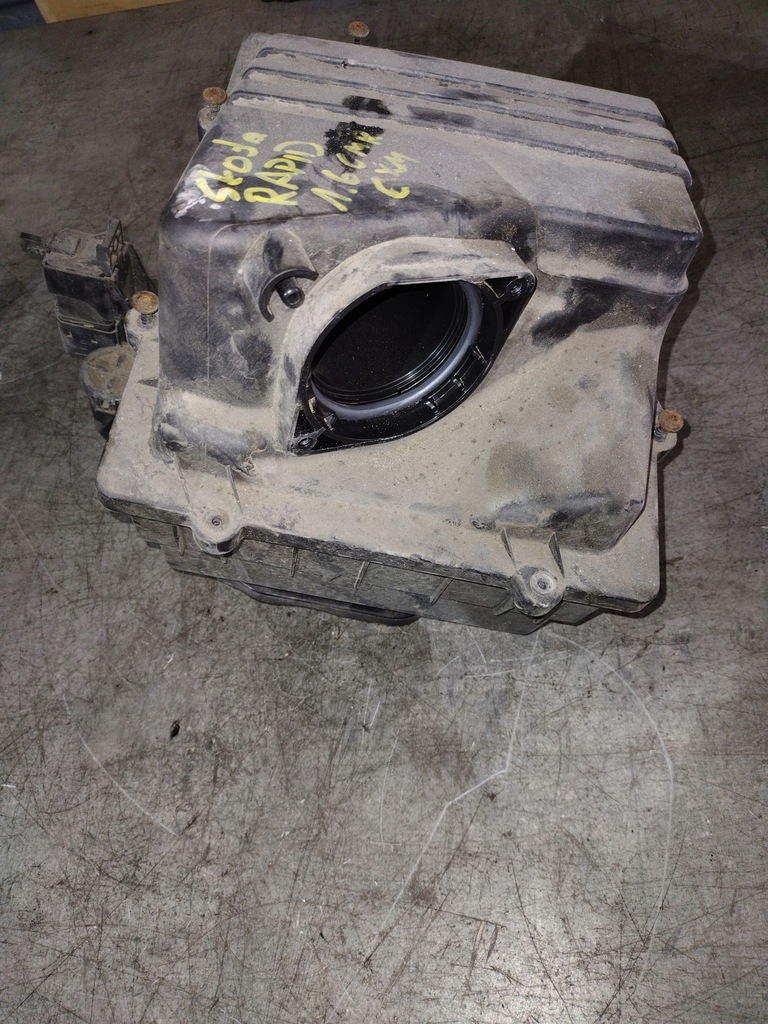 фото №4, Корпус фильтра воздуха 6c0129601k skoda rapid