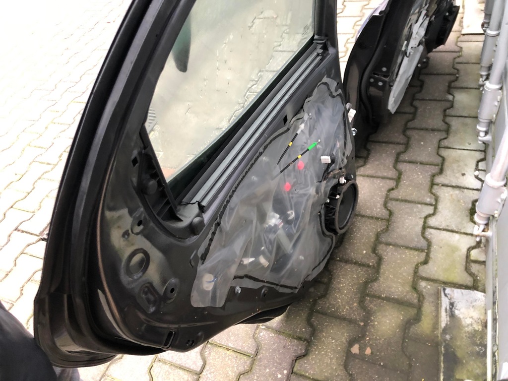 фото №7, Toyota yaris iv 2020- дверь левая задняя