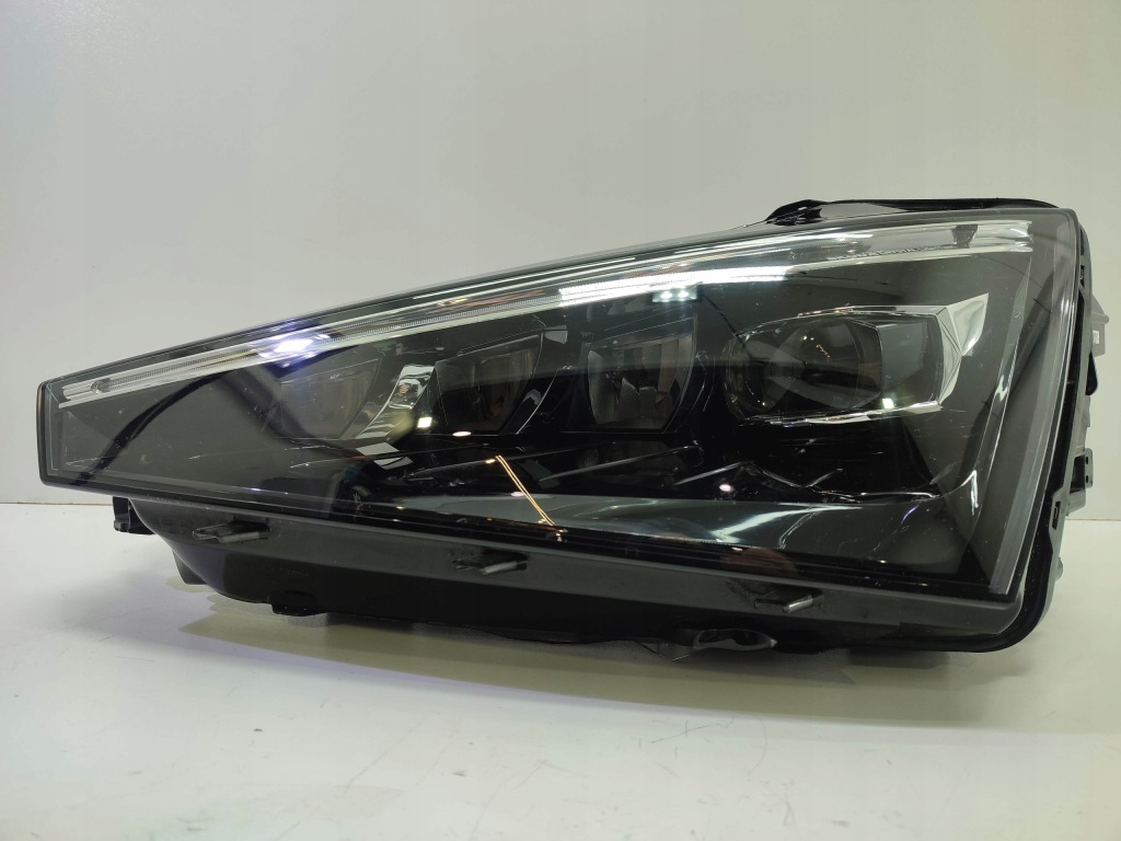 фото №1, Skoda scala передняя левая лампа комплектная europa