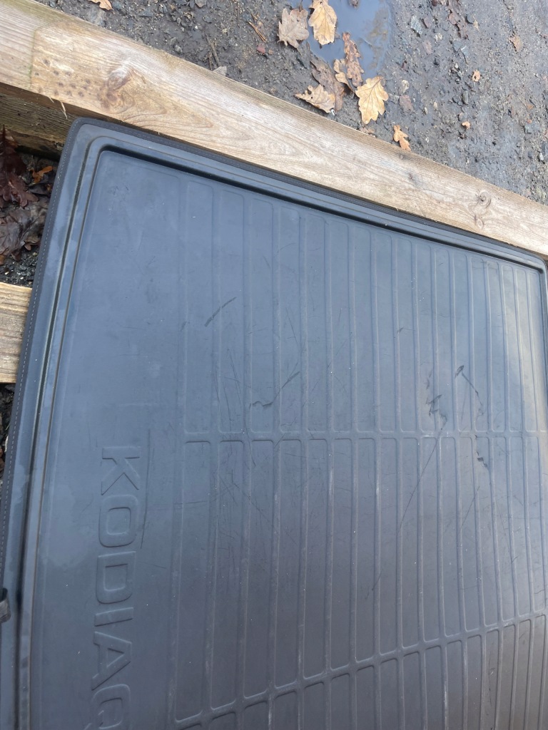 Skoda kodiaq мат обшивка багажника 565862559 Київ