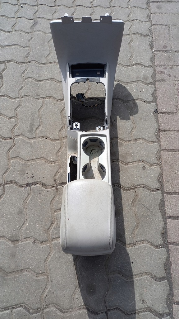 фото №1, Подлокотник volvo v50 40 ii