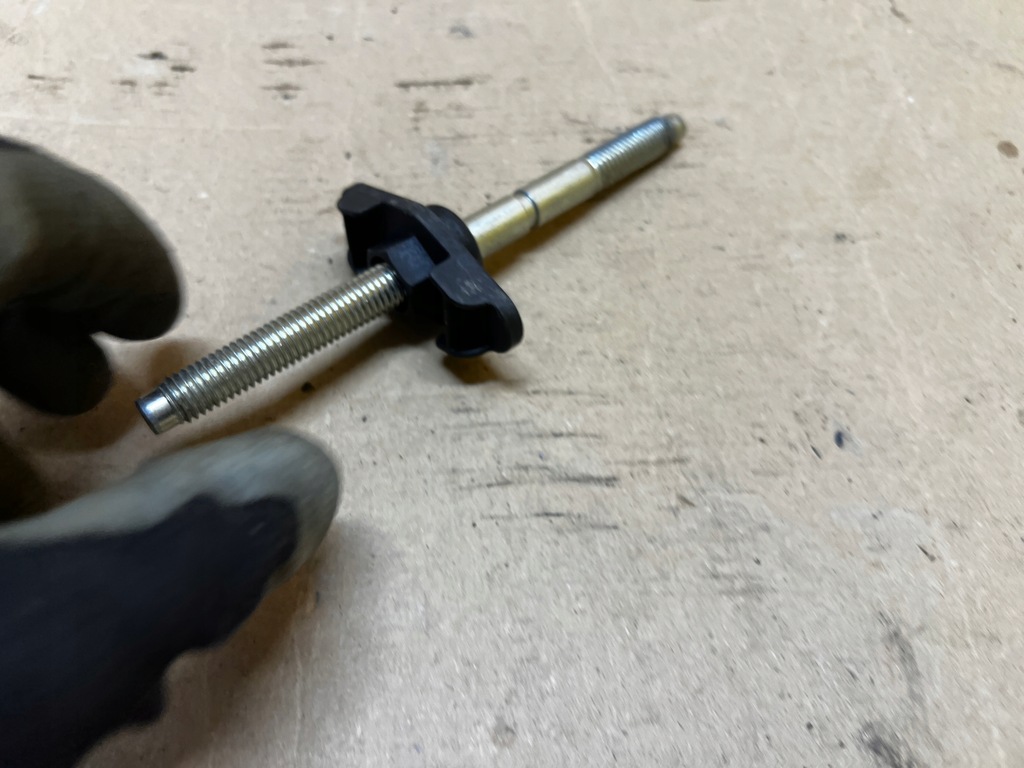 фото №6, Болт кронштейн колеса запасного ford escape mk4 explorer mk6