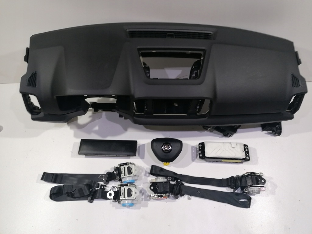 фото №1, Skoda karoq панель приладів консоль подушка безпеки подушки безпеки ремені