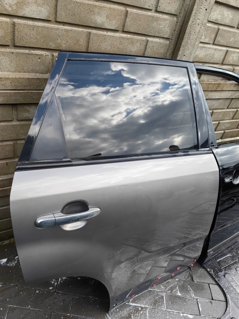 фото №2, Kia sorento 2011 дверь правое