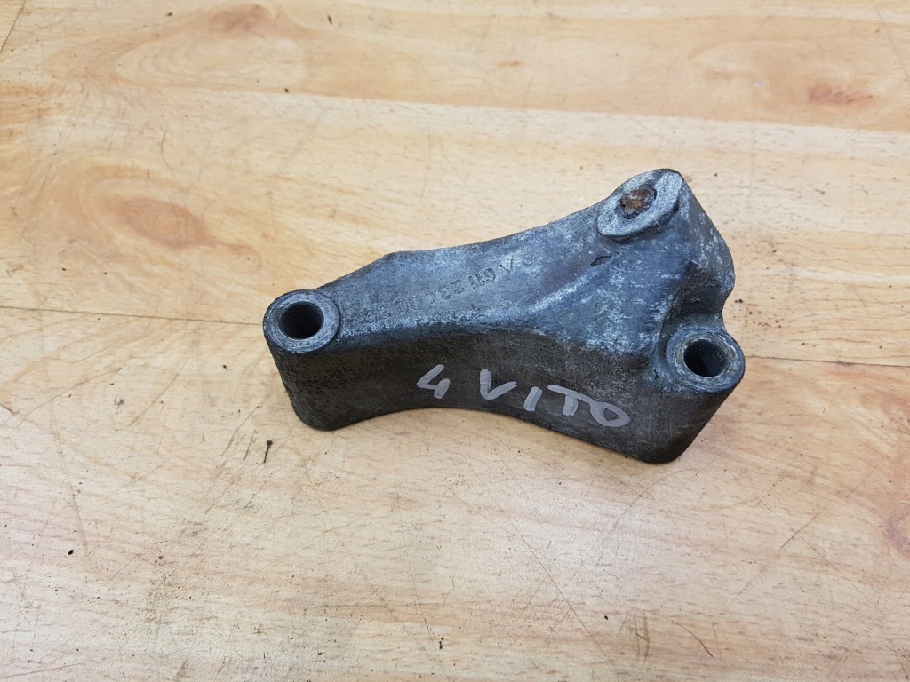 фото №1, Кронштейн кронштейн компрессора mercedes w638 vito 2.2 cdi