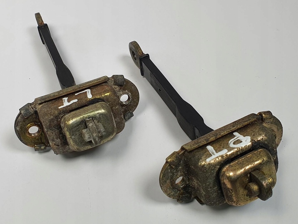 фото №4, Ограничитель дверь задняя задний volvo v40 s40 i