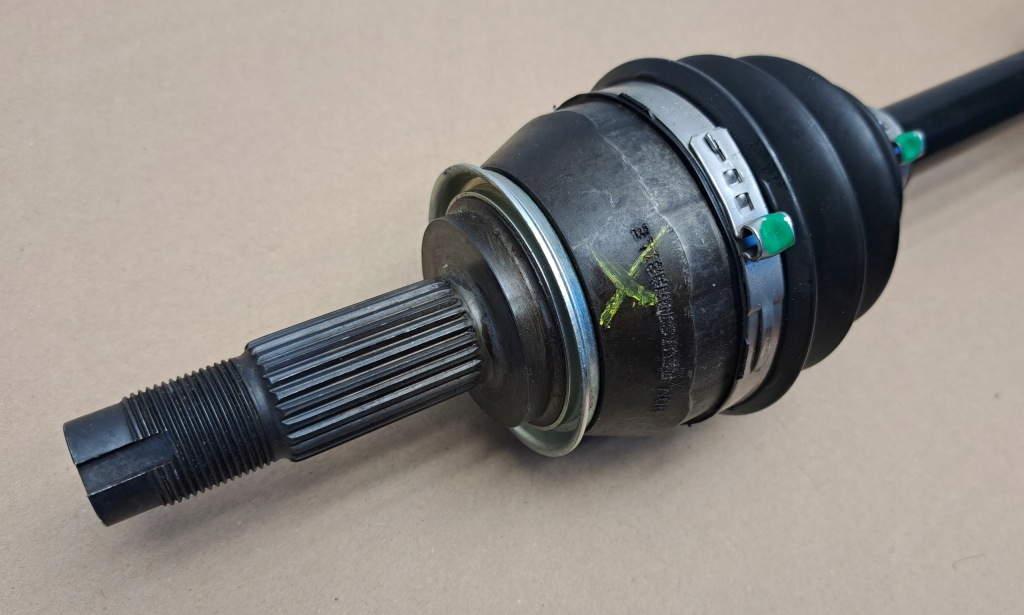 Оригінал привідний вал ліва 46818890 lancia ypsilon Оригінал