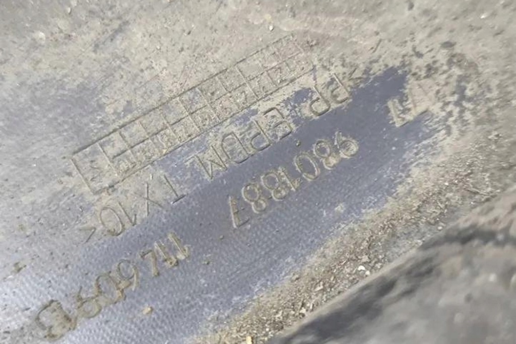 фото №8, Накладка порог левая mini countryman r60 9801888 1.6l бензиновый 135kw