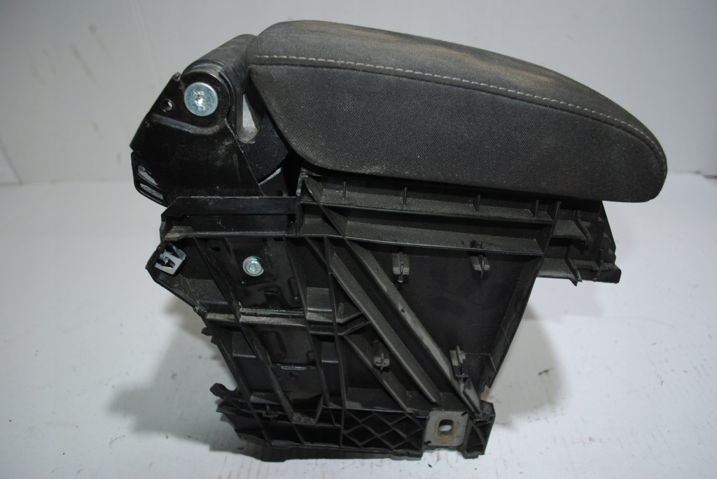 фото №7, Подлокотник средний vw golf vii lift 5g0864251d
