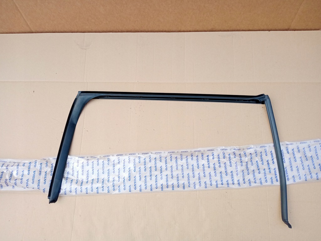 фото №6, Volvo v70 xc70 левая прокладка молдинг дверь задняя