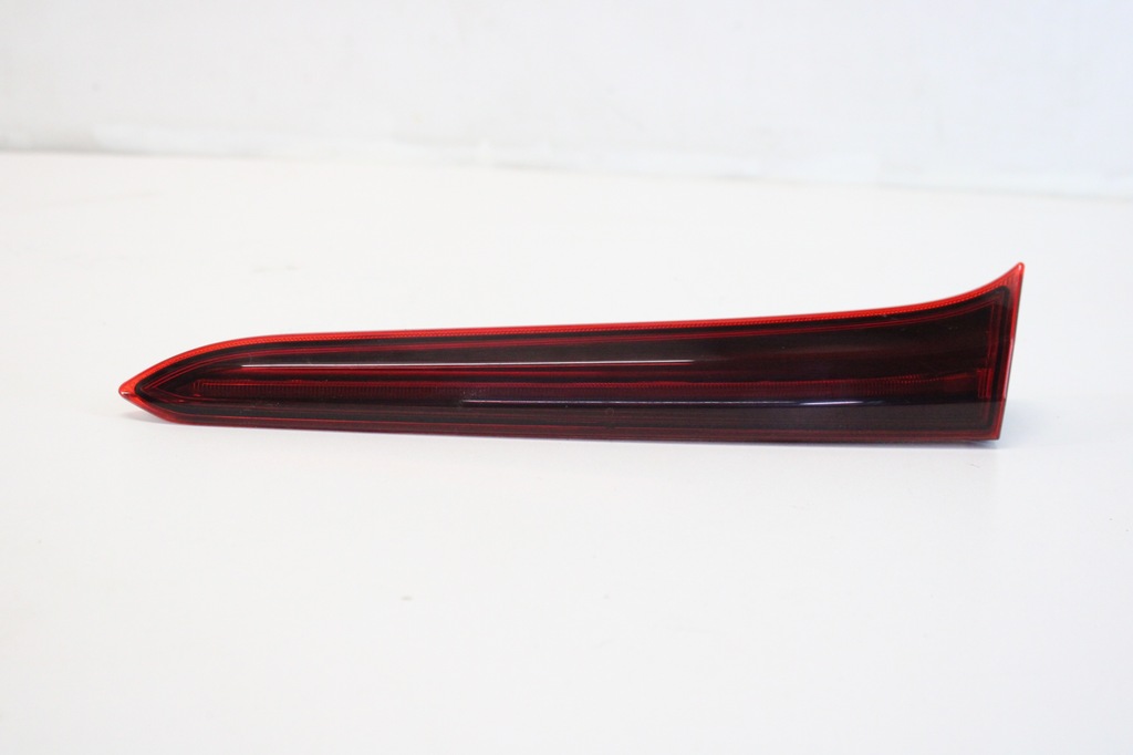 фото №1, Toyota prius plug-in prime лампа w кришка правий задня