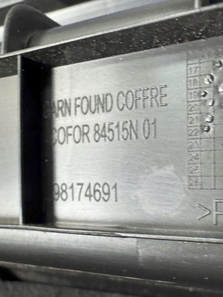 Защита сиденье задний  багажника ds7 рестайлинг  e-tense 1.6 гибрид 98174691 Доставка