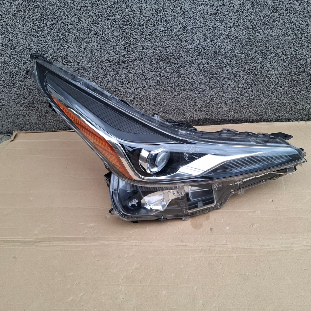 Купить Фара фара toyota prius iv рестайлинг  18- 19- full led правый  оригинал koito