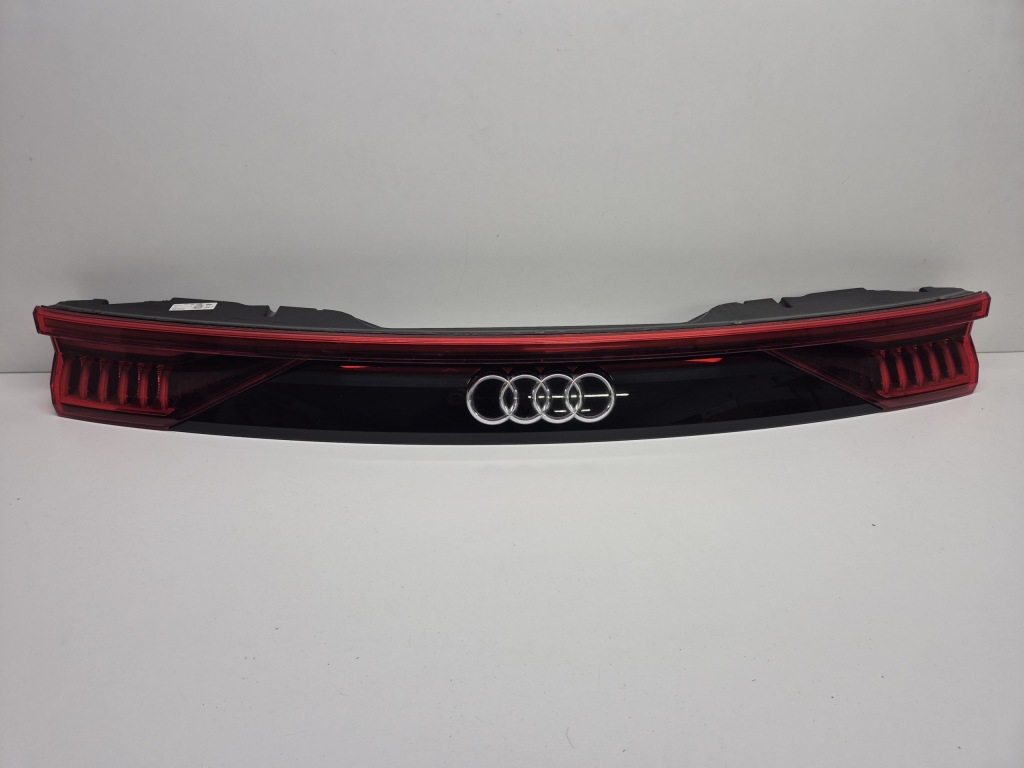 фото №12, Audi q8 4m8 накладка задняя led basic оригинал europa 4m8945095m