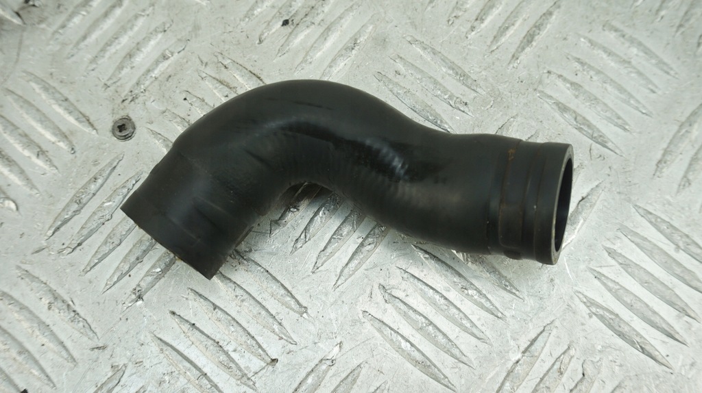 фото №1, Vw passat b5 1.9tdi 110km avg wąż шланг wody