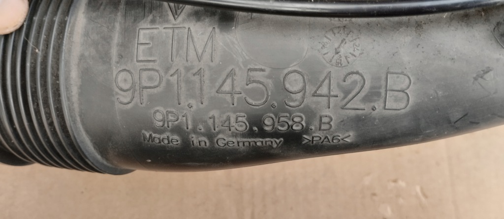 Труба права шланг інтеркулер porsche 911 991 lift 9p1145942b в Україні