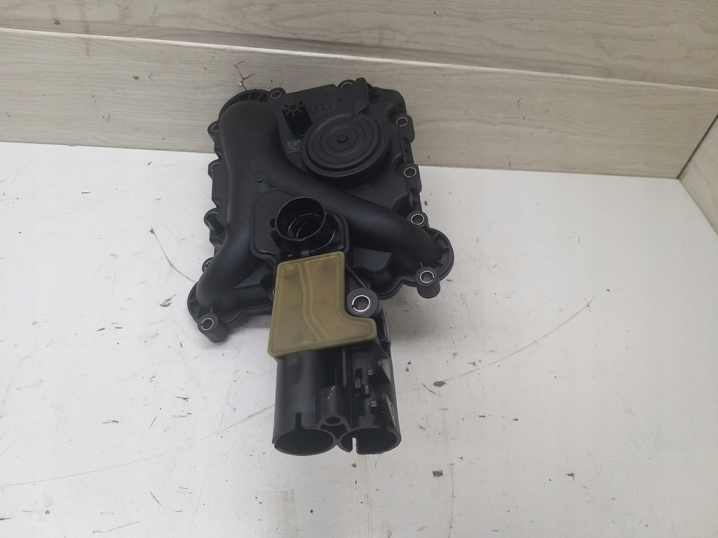 фото №8, Вентиляция картера сепаратор масла 3.0 tfsi a7 4g s4 b8 q7 c7 s5 ctu cak cgx 06e103547