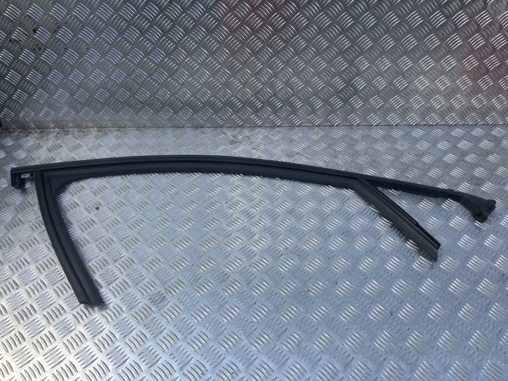 фото №1, Прокладка стекло правый перед opel corsa f 19-