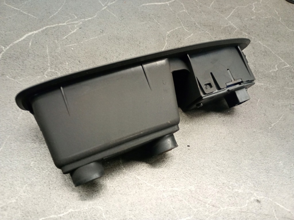 Купити 156077485 перемикач скло правий задній alfa romeo 159 kombi