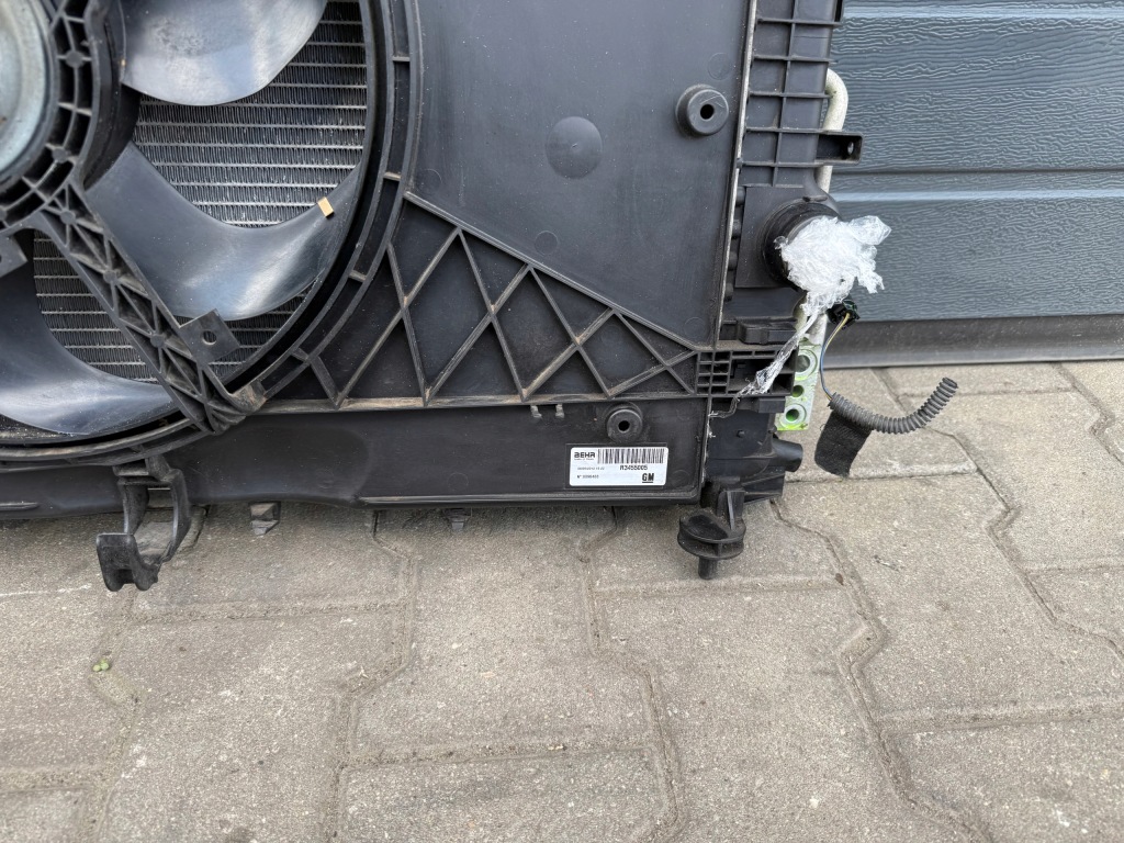 Opel meiva b 1.4 turbo радіатор вентилятор комплект Недорого