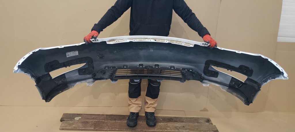 Бампер перед передний tesla model y 20-24rok 1540104-06-c оригинал Цена