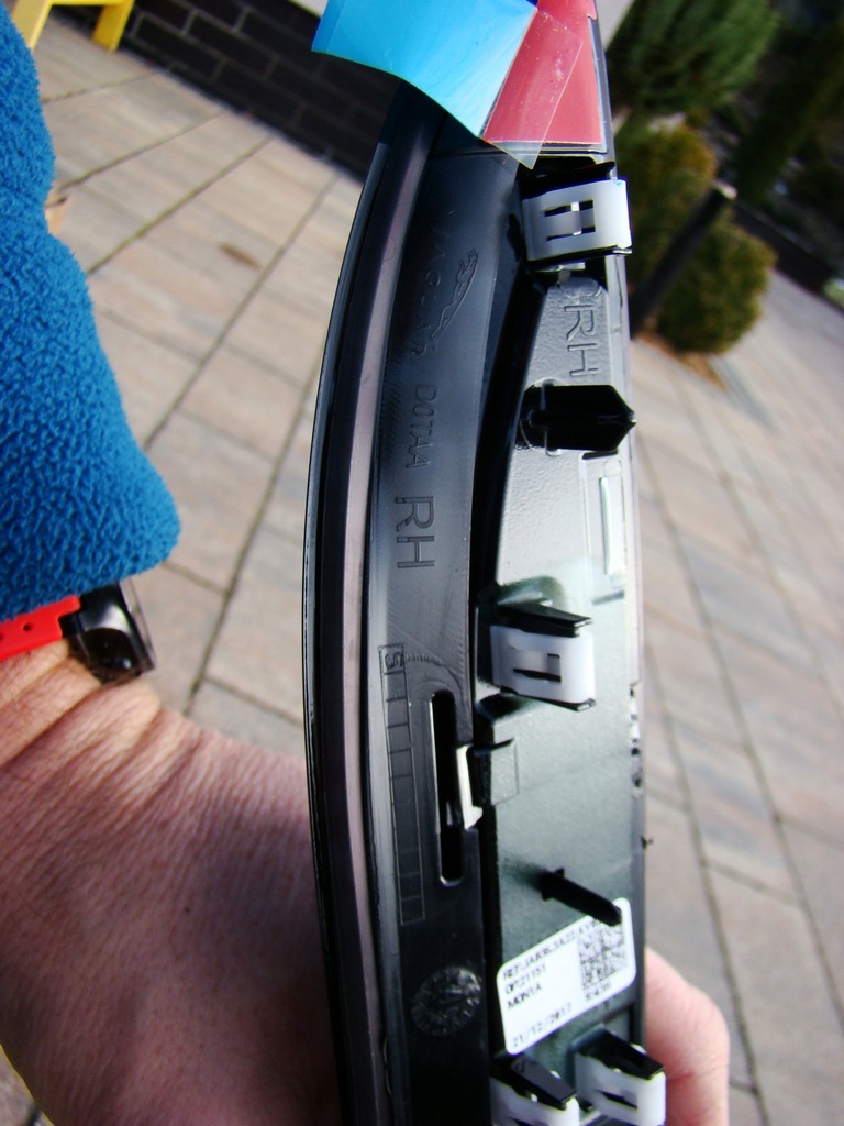 фото №7, Jaguar e-pace r-dynamic молдинг na крыло правый