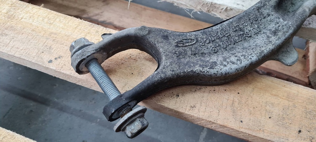 фото №7, A4 b9 8w lift вилка кронштейн амортизатора левый перед 8w0413037h a5 8w