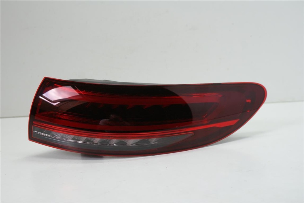 фото №1, Mercedes eqc 20+. правая лампа задняя led org.eur