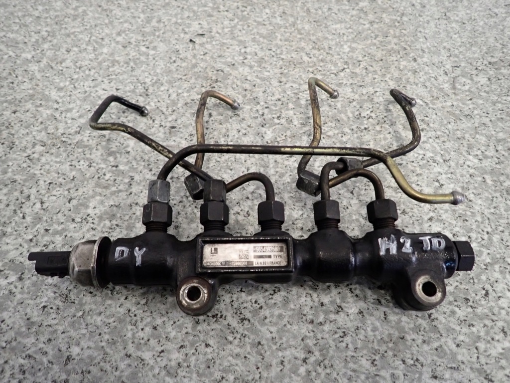 фото №1, Mazda 2 mazda2 1.4 дизель 03-07 молдинг впрыскная