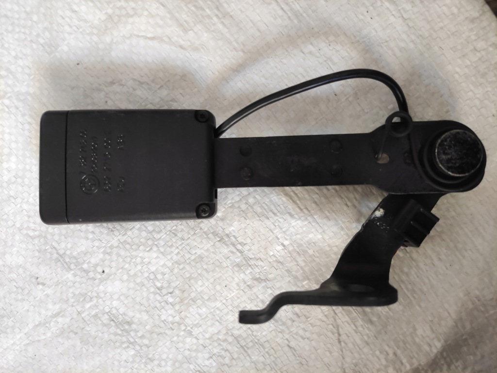 фото №1, Bmw 6 g32 клипса поперечина задняя правый 7382248