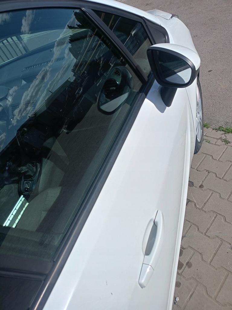 фото №1, Молдинг уплотнитель правый перед opel meriva b z474