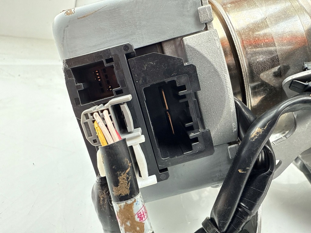 Купити Toyota yaris cross 2023 з передній насос підсилювач системи кермовий