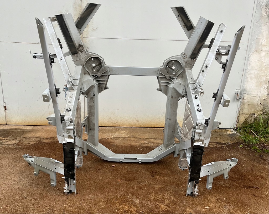 фото №1, Idealna kpl. рама задня задня audi r8 coupe huracan 4s 21r 1