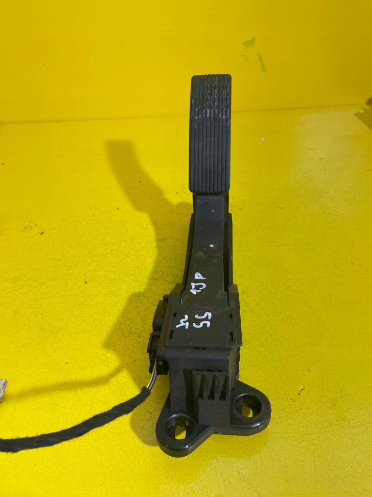 Купити Mercedes ml педаль потенціометр газу