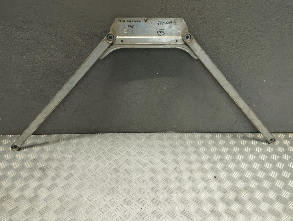 фото №1, Bmw f40 кронштейн балка підвіска задня 6895089
