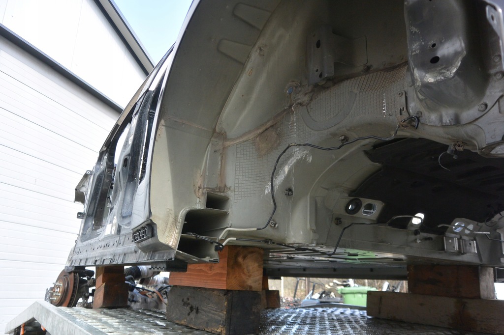 фото №13, Tesla model s 13- чверть задня дах поріг ліва правий