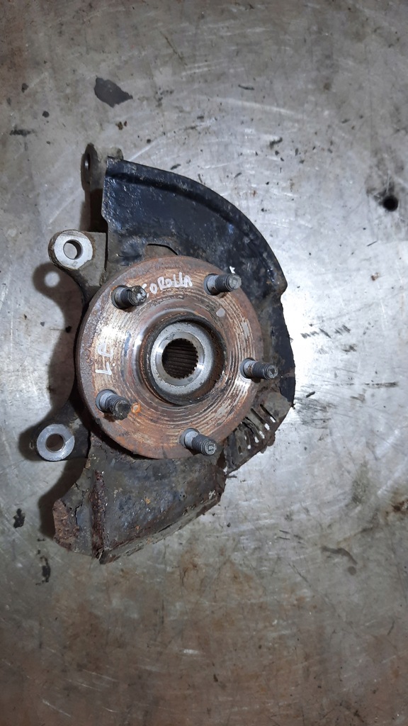 фото №1, Поворотный кулак левая toyota corolla e15 1.4d