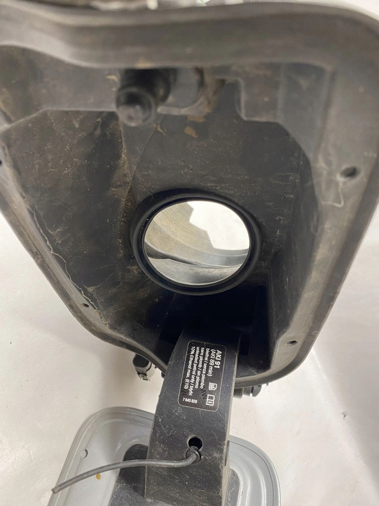 фото №11, Bmw 3 gt f34 кришка заливної пального 3853264 2014