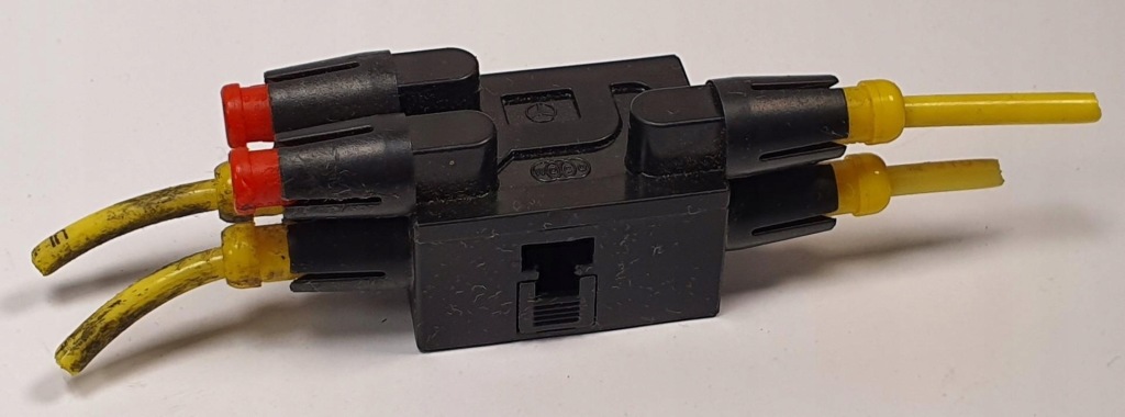 Купити Колодка штекер mercedes w124 1248007516