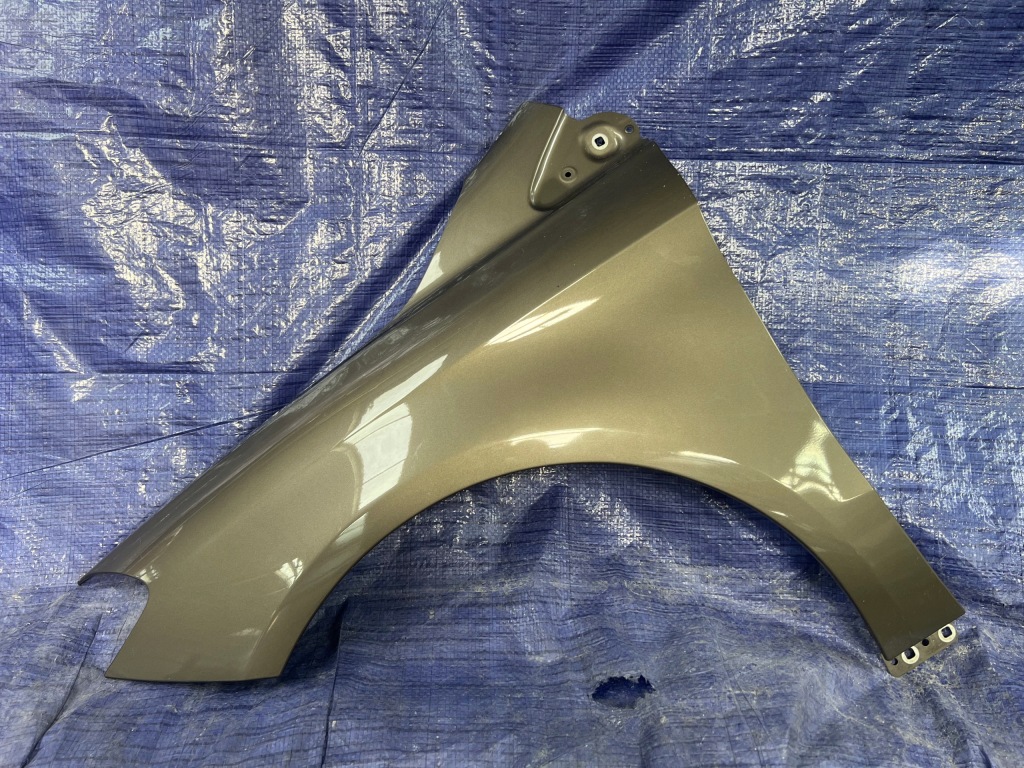 фото №1, Mercedes bklasa w246 a246 левый передний крыло