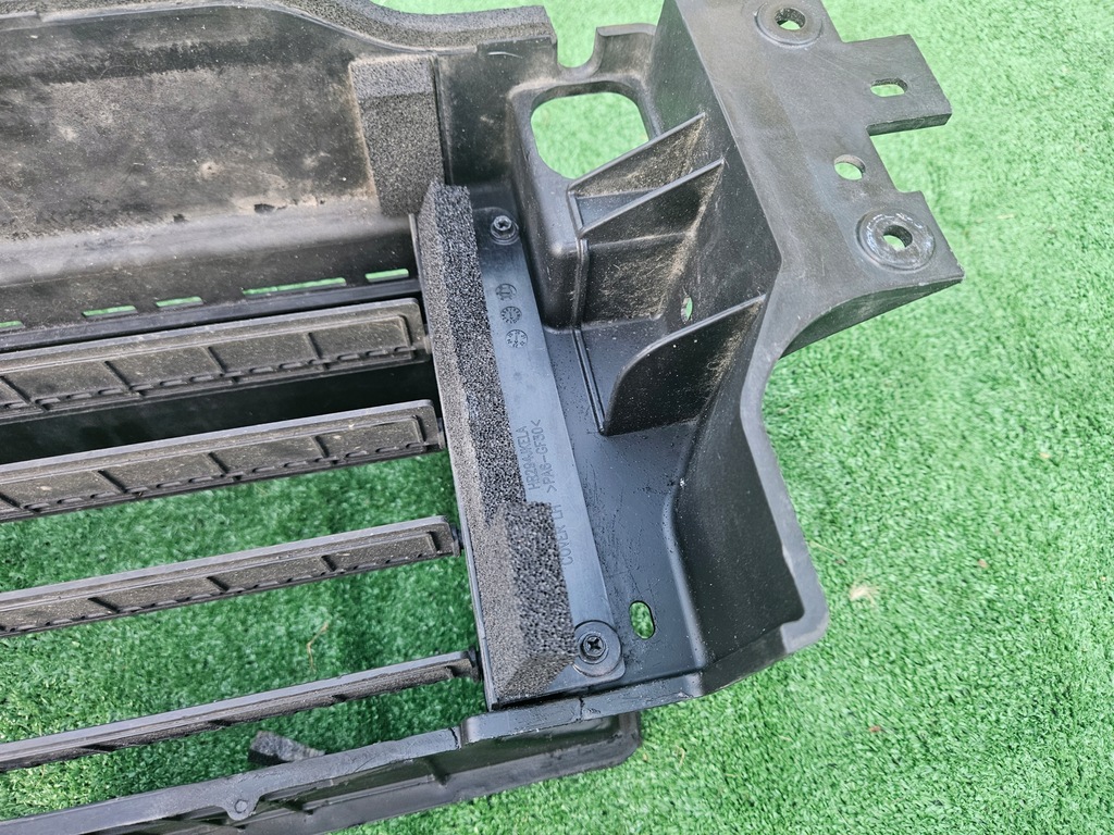 фото №10, Жалюзи воздуховод воздуха genesis gv70 23-