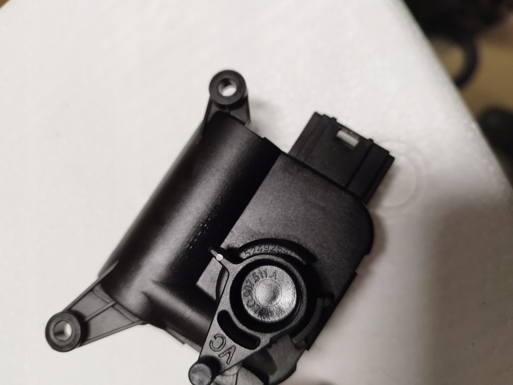 фото №6, Моторчик крышка отопителя touareg 7l0907511a