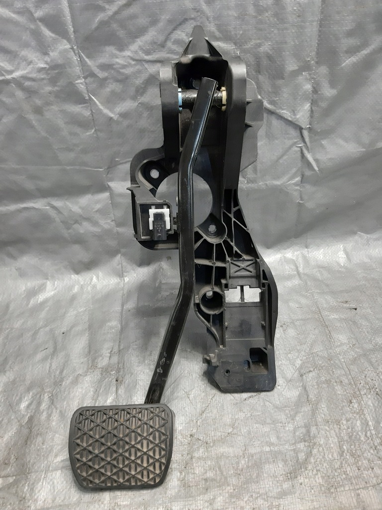 фото №1, Mercedes glb x247 педаль тормоза автоматическая коробка передач